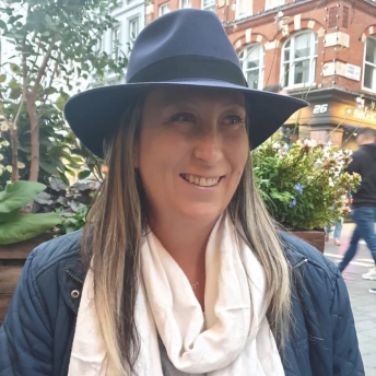 Beauty therapist Joolz